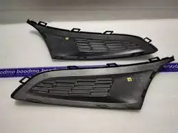 Grille Parechoc Avant Droit Polo Sedan 3